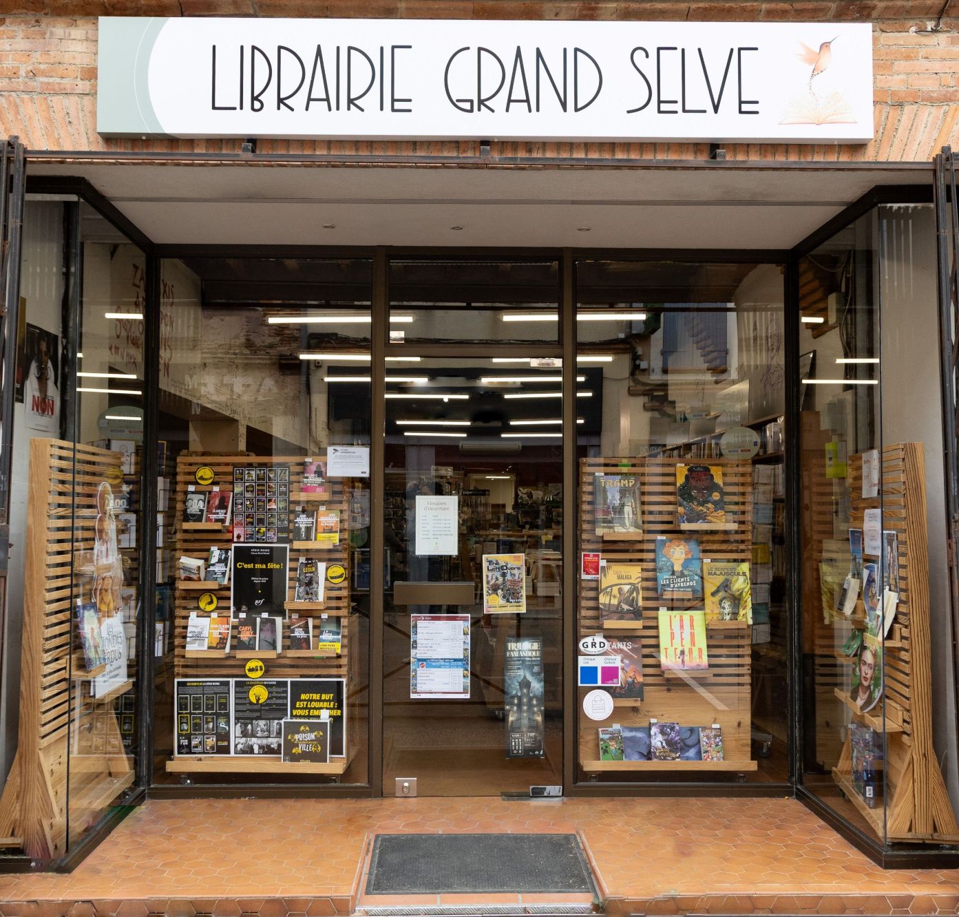Entrée de la librairie Grand Selve Entrée de la librairie Grand Selve